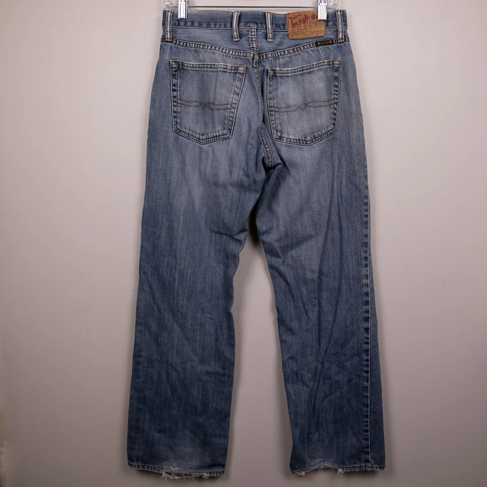 Lucky Brand distressed blue straight leg jeans-30